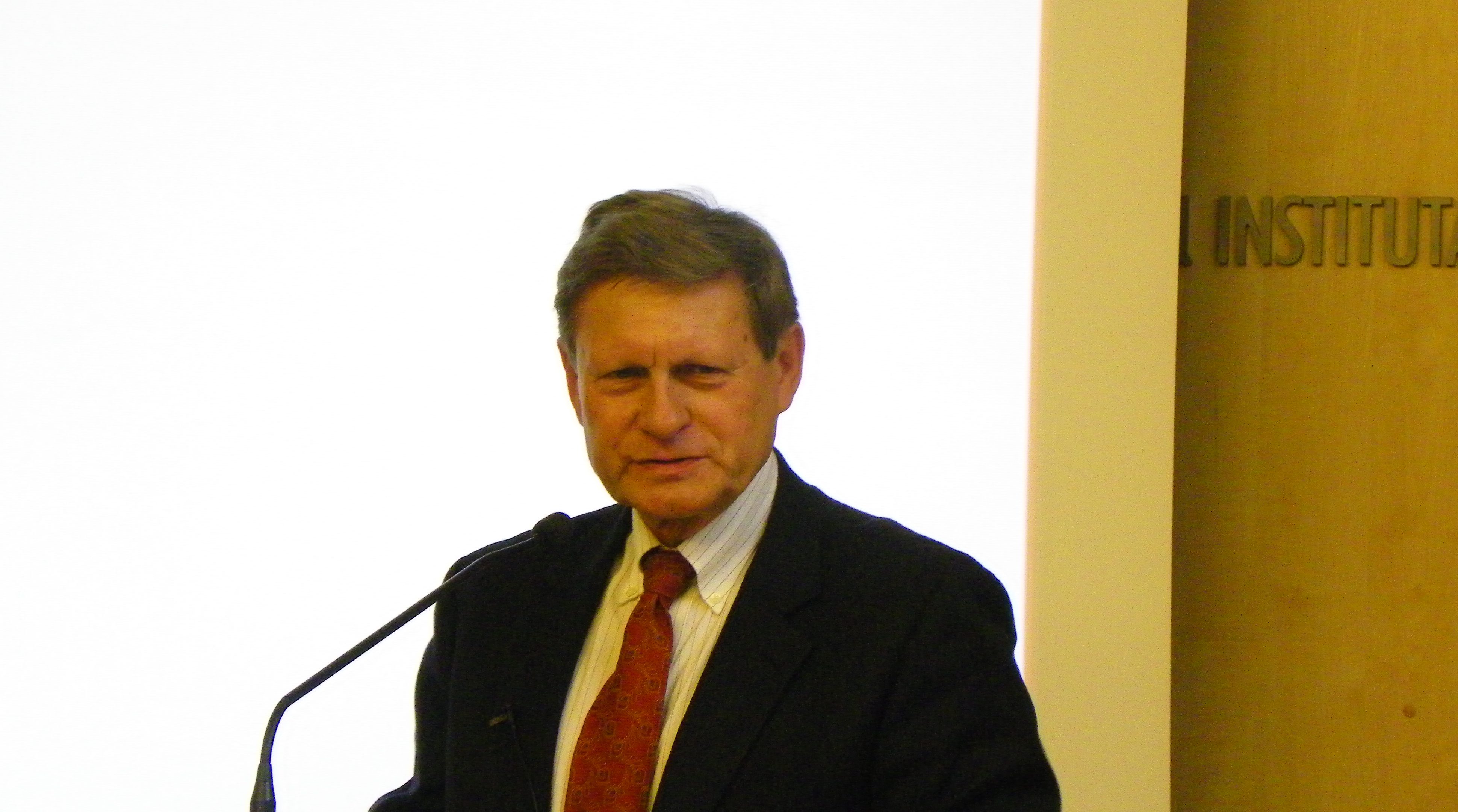 Prof. Leszek Balcerowicz paskaita „The ways out of the euro zone crisis and the interests of non-euro EU member states“
