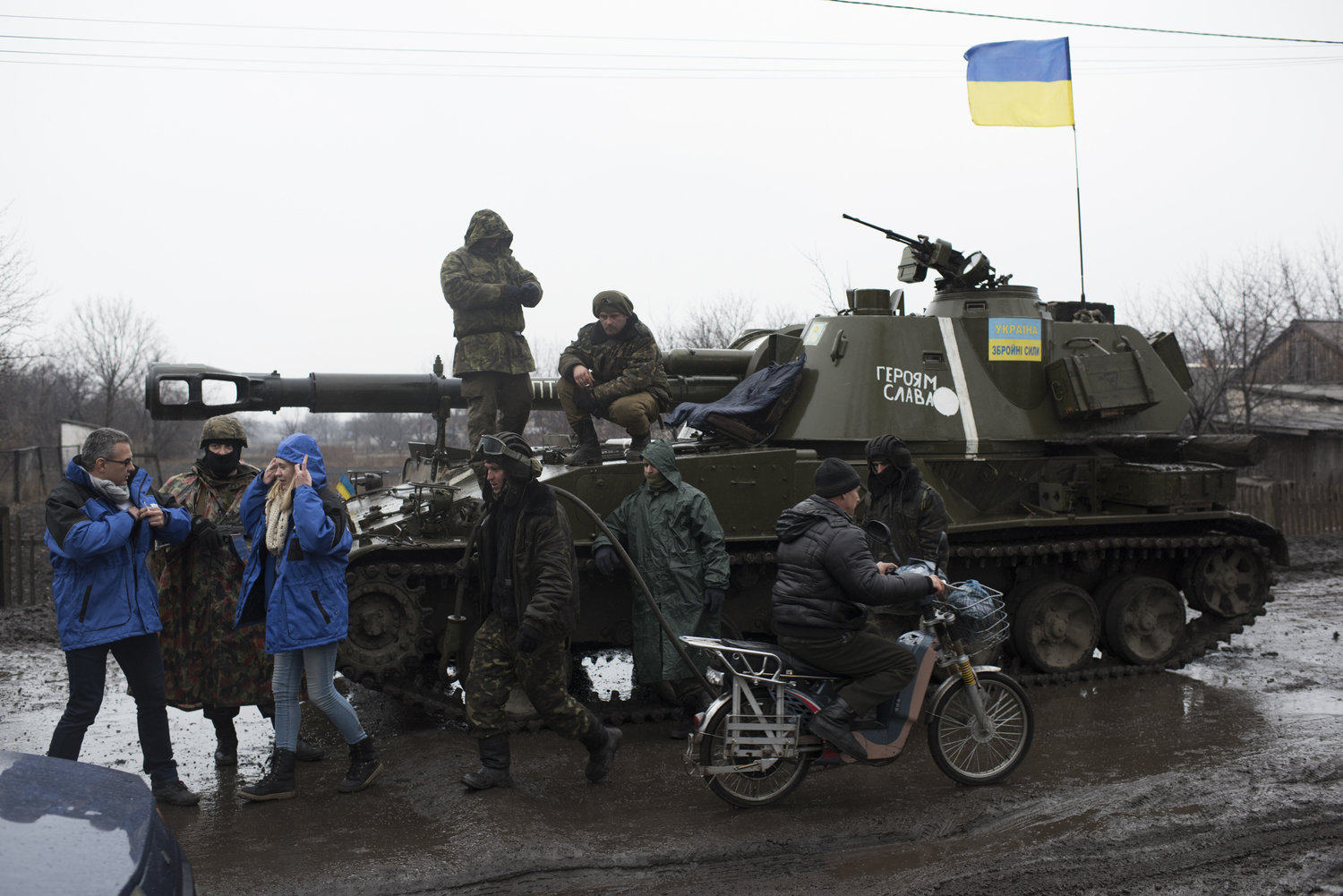 Kęstutis Girnius. Ukraina kovoja, Vakarai mobilizuojasi