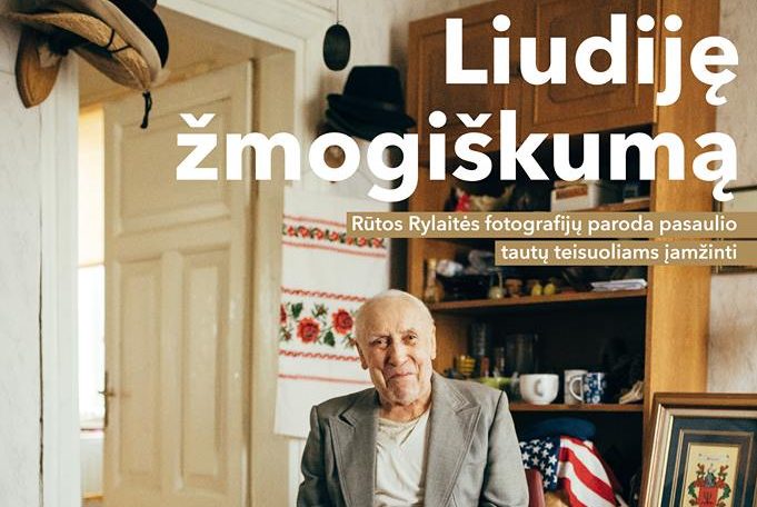 Pokalbis su parodos „Liudiję žmogiškumą“ kūrėjais