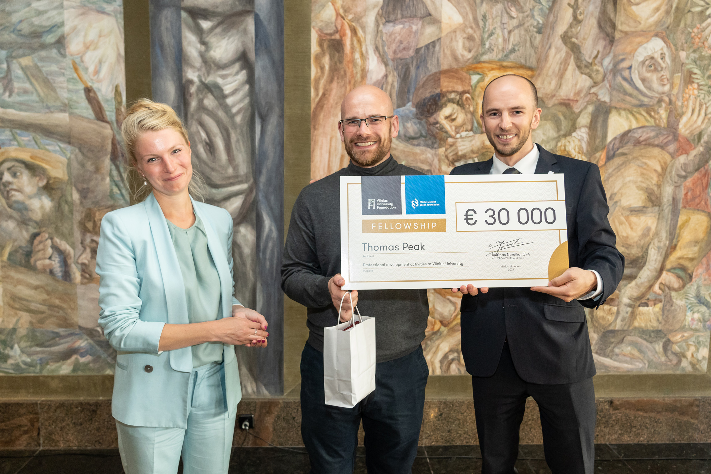 Vilnius University Foundation has donated to VU TSPMI’s junior researcher dr. Thomas Peak.